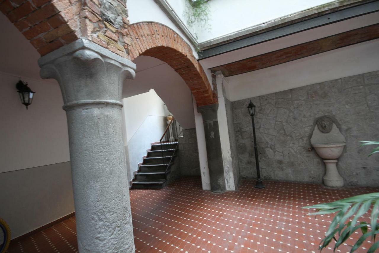 Appartamenti Al Rizzo Dei Santi Lovere Exterior foto